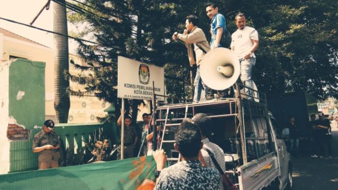 
 AMPD Tuntut KPU Kota Bekasi Transparan Soal Dugaan Izajah Palsu salah satu Paslon