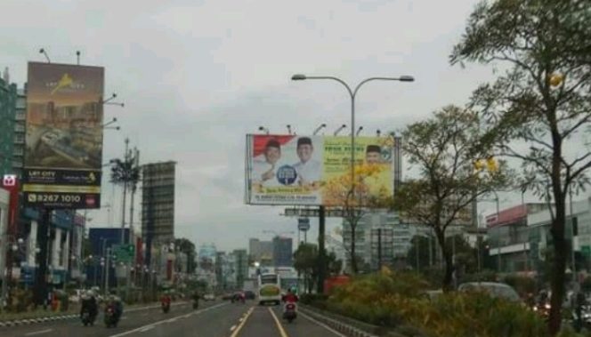 
 Hari Terakhir Masa Tenang Billboard Pepen-Tri Belum Juga Dicopot, KAMMI Bekasi: Petugas Diskriminasi!