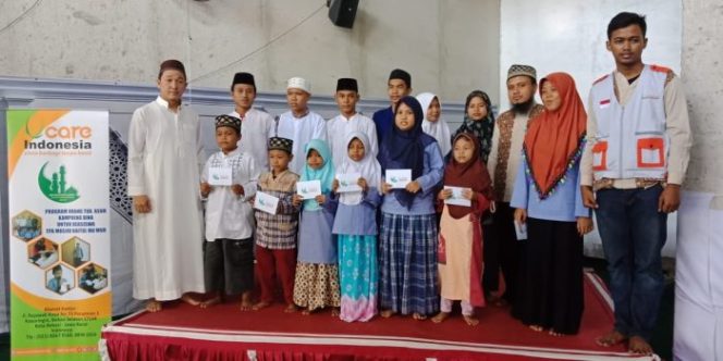 
 U-Care Indonesia Berikan Santunan Beasiswa bagi 13 Santri TPA Baitul Ma’mur Bintara Bekasi
