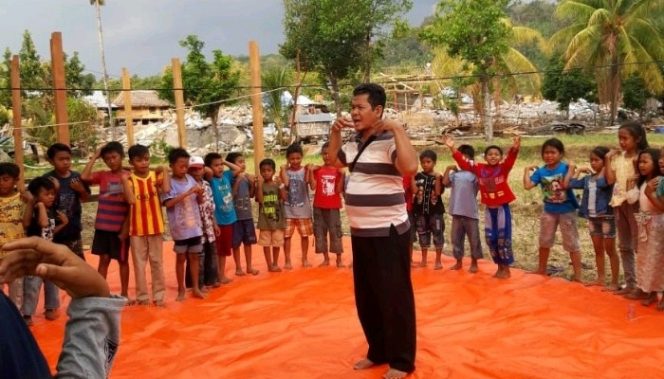 
 Caleg Ini Lebih Memilih Bantu Korban Gempa Ketimbang Kampanye