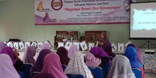 
 Talkshow Inspiratif Magnet Rezeki Salimah Sedot Perhatian Ratusan Ibu di Sukabumi