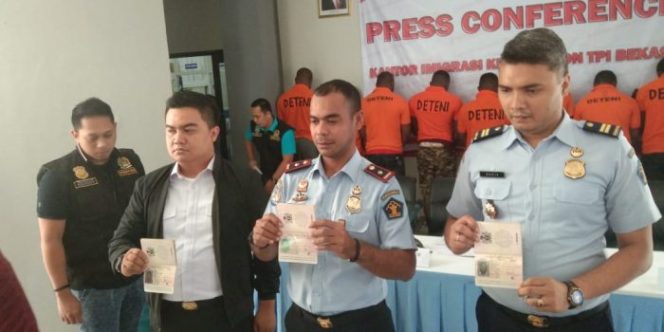 
 Diduga Lakukan Kejahatan Siber, 11 WNA Diamankan Imigrasi Kelas II Bekasi