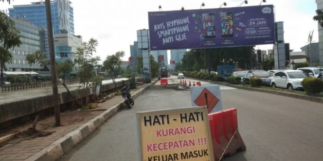 
 Perbaikan Jalan di Depan Metropolitan Mall Segera Selesai