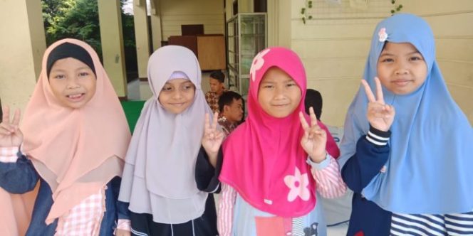 
 Galang Donasi Palestina, Siswi SDIT TBZ Ingin Berikan Rumah buat Anak-anak di Gaza