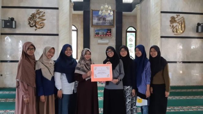 
 Ramadhan lebih bermakna, Ikatan Rohis Kota Bekasi  Tebar Mukena Ke Sekolah