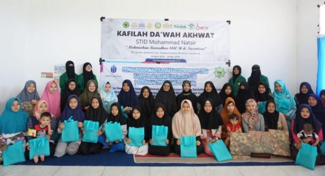 
 UMB dan STID M. Natsir Salurkan Bantuan Korban Tsunami Pandeglang