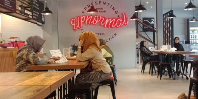 
 Resmi Dibuka, Ini Dia 3 Fakta Unik Warunk Upnormal ke-103 di Jatimakmur Bekasi