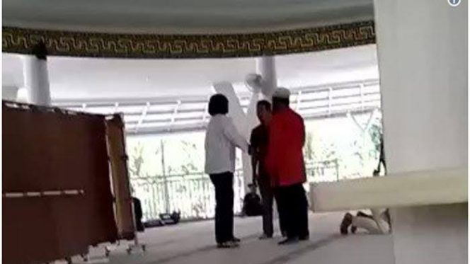 
 DKM Al Munawaroh: Perempuan Bawa Anjing ke Masjid Berbohong