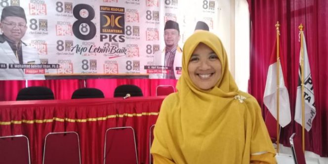 
 Emak-emak Pendaki ini Kembali Turun Gunung di Parlemen Kota Bekasi