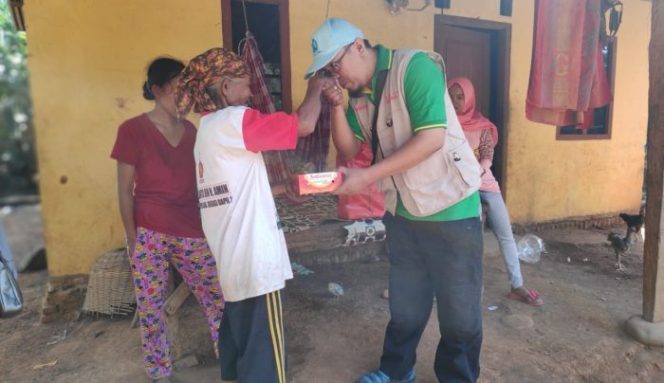 
 Sinergi dengan The Sister, Sabana Berbagi kepada Janda dan Anak Yatim di Jumat Berkah
