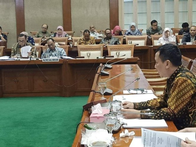 
 DPR: Cabut Label Halal Barang Impor, Pemerintah Terkesan Rasis dan Tidak Toleran