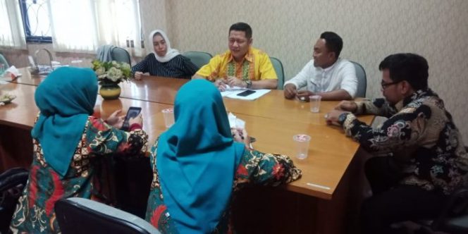 
 Minta Ikut Seleksi CPNS, Aliansi Honorer K2 kota Bekasi Harap Dukungan F-Golkar