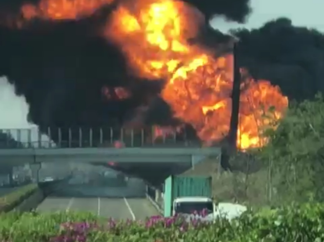 
 Dampak Kebakaran di Cimahi, Tol Macet Hingga Bekasi