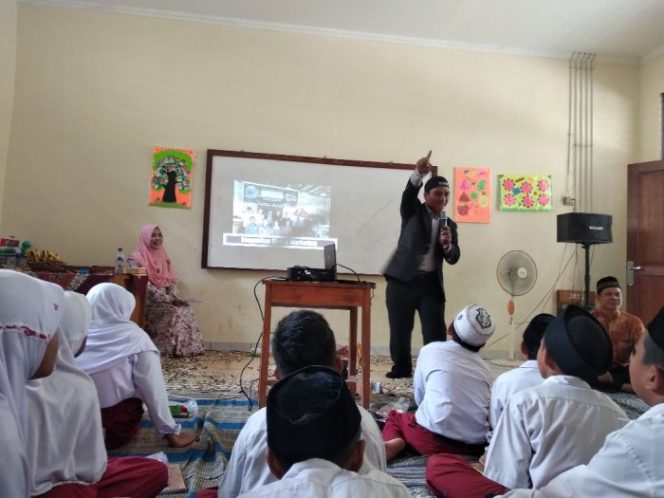 
 Priya Linov Hidupkan Suasana di SD Islam As-Syafi’iyah 04 Jakasampurna