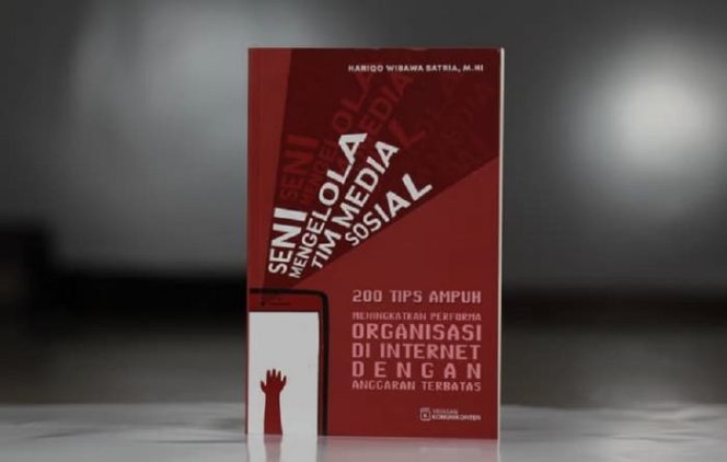 
 Resensi Buku: Mengelola Tim Media Sosial untuk Organisasi