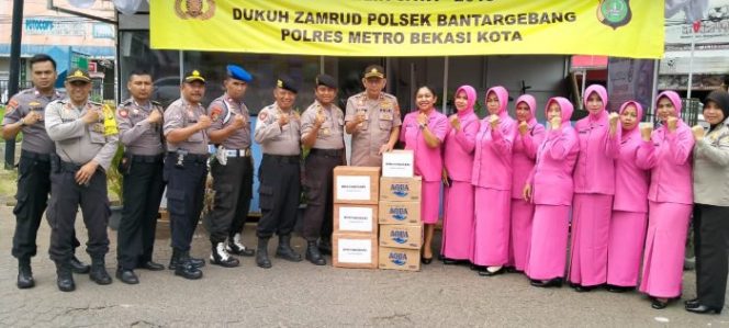
 Bhayangkari Polrestro Bekasi Kota Berikan Support kepada Petugas Pospam Bantargebang