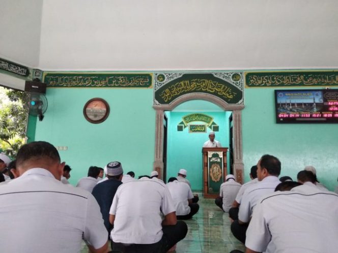 
 DKM Baitul Makmur PT MTM Menggelar Salat Gerhana Matahari