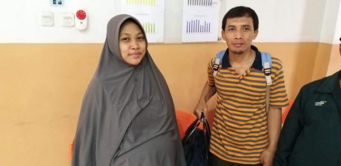 
 Dewan PKS Bantu Warga yang Mau Melahirkan di Tengah Banjir