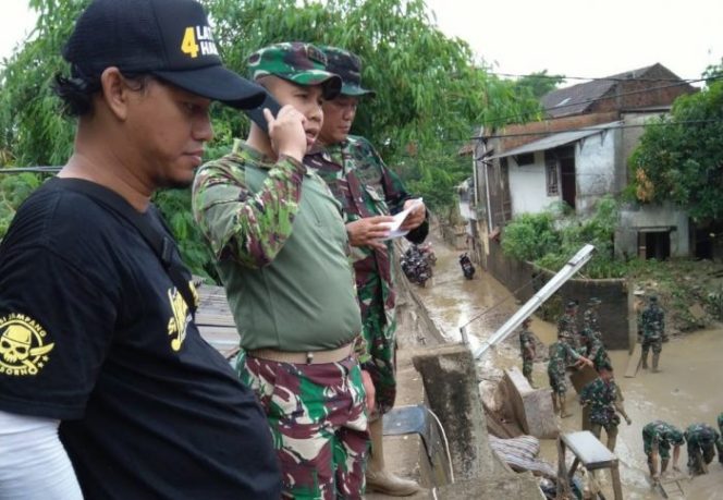 
 PKS Jatiasih bersama TNI Polri Gotong Royong “Gerebek Bersih” Lumpur Tebal PGP