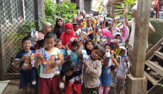 
 Terendam Banjir Hampir 2 Meter, Alppind Jawa Barat Salurkan Bantuan Rumah Yatim dan Dhuafa Kedoya