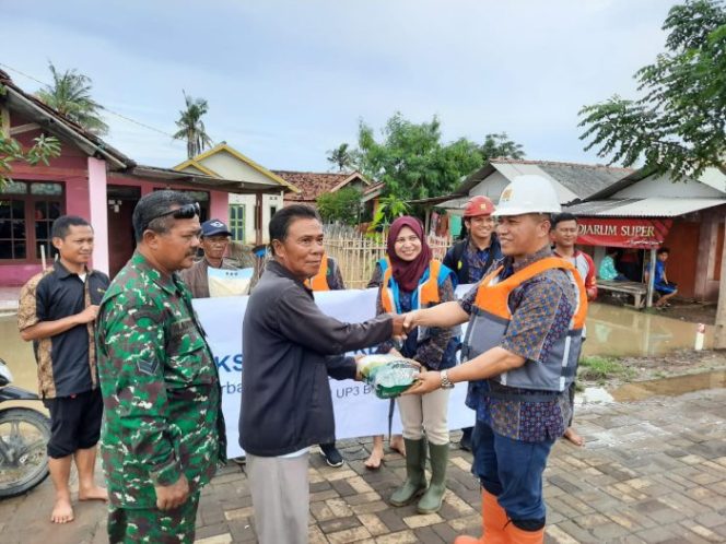 
 YBM PLN UP3 Bekasi Bantu Korban Banjir Muara Gembong