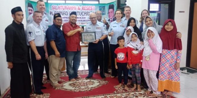 
 US Air Force Band of the Pasific Kolaborasi Budaya dengan Santri Bekasi