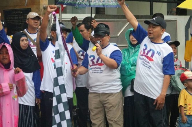 
 Ribuan Peserta Ikuti “Jalan Santuy” Milad 30 Tahun Yayasan Husnayain