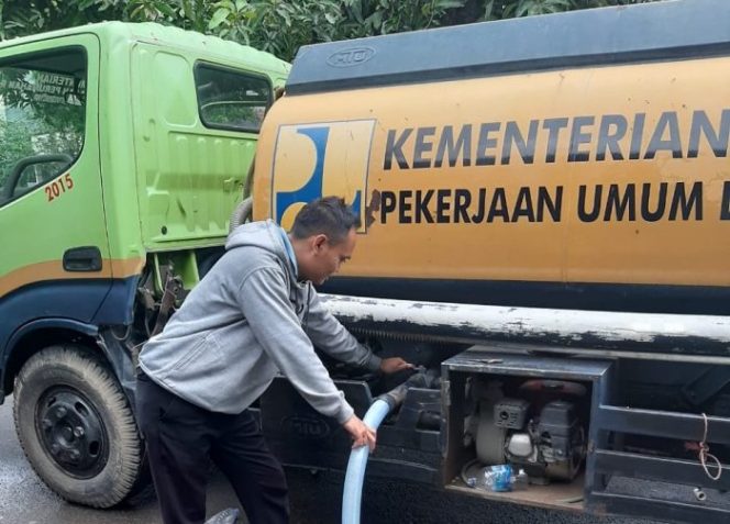 
 Pelayanan Air Bersih Lumpuh Total DPRD Desak Pemkot Bekasi Segera Lakukan Mediasi