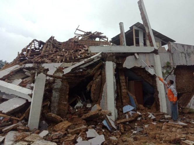 
 Gempabumi Magnitudo 5.0 Guncang Sukabumi, Beberapa Bangunan di Desa Nanggereng Rusak Parah
