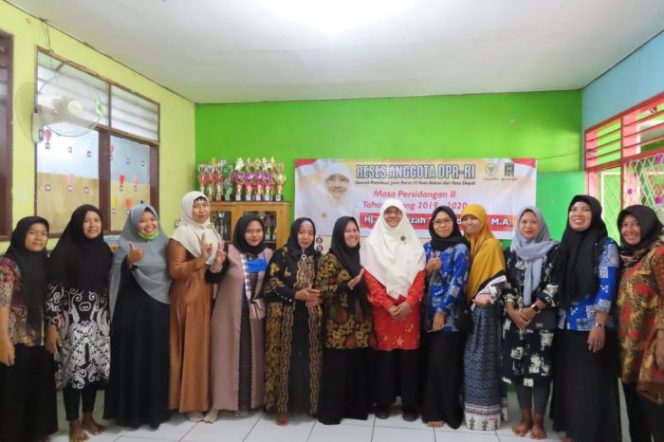 
 Warga Bantar Gebang Minta Keringanan Biaya Pendidikan
