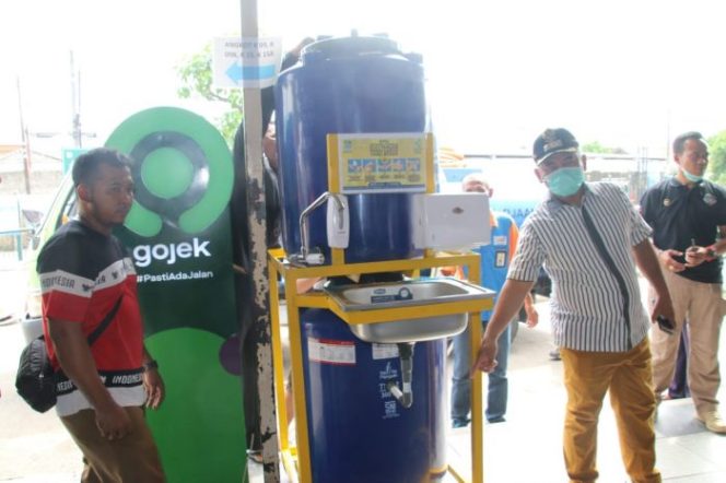 
 Pemkot Bekasi Pasang 6 Tempat Cuci Tangan Portabel