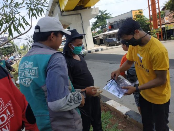 
 Cegah Covid19, Teladan Foundation Bagi-bagi Masker Gratis