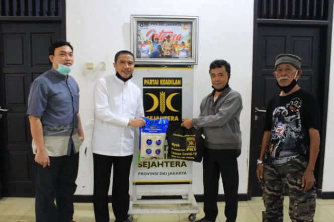 
 Harlah Ke 22, PKS DKI Jakarta Berikan Bantuan Sosial Senilai Rp 2,2 Miliar