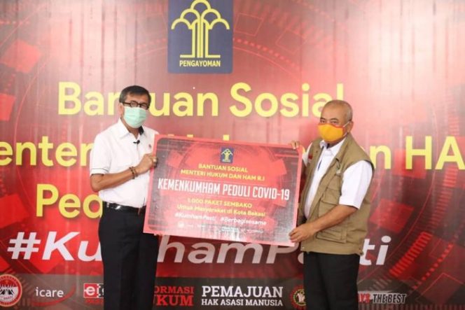 
 Kemenkumham RI Berikan Bantuan 1000 Sembako dan Masker Untuk Kota Bekasi