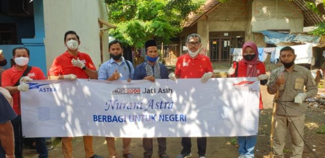 
 AUTO2000 Salurkan Bantuan CSR bagi Warga Dampak Covid-19 di Jatiasih dan Bekasi Barat