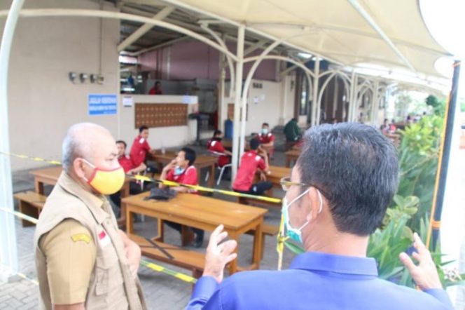 
 Masih Beroperasi Normal Saat PSBB, Wali Kota Bekasi Minta 2 Pabrik Ini Ikut Tes  Rapid Covid-19