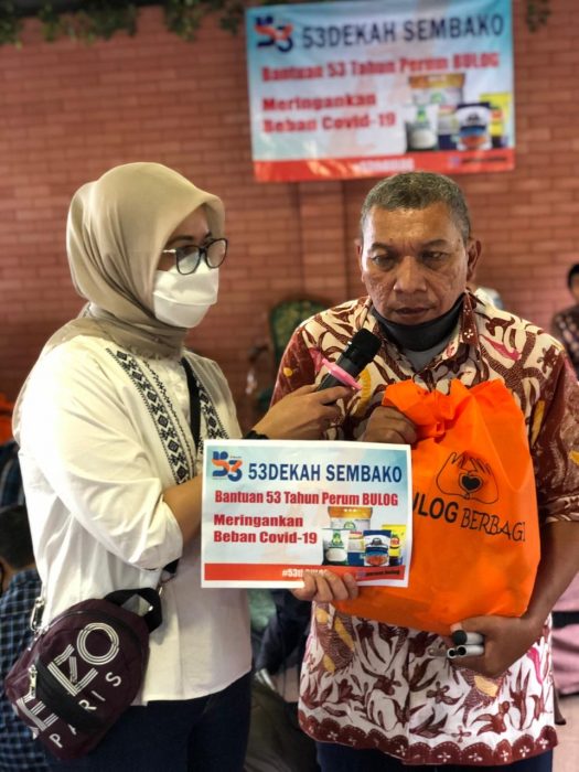 
 Milad ke 53, Bulog Gandeng Binaul Ummah Santuni Ratusan Tunanetra dan Pekerja Informal