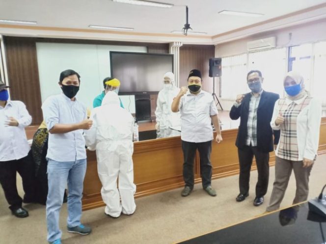 
 Separuh Anggota DPRD Kota Bekasi Ikut Tes PCR