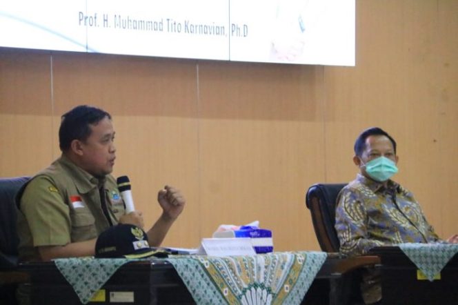 
 Wakil Walikota Tri Adhianto Paparkan Situasi Penanganan Covid-19 Kota Bekasi dihadapan Mendagri