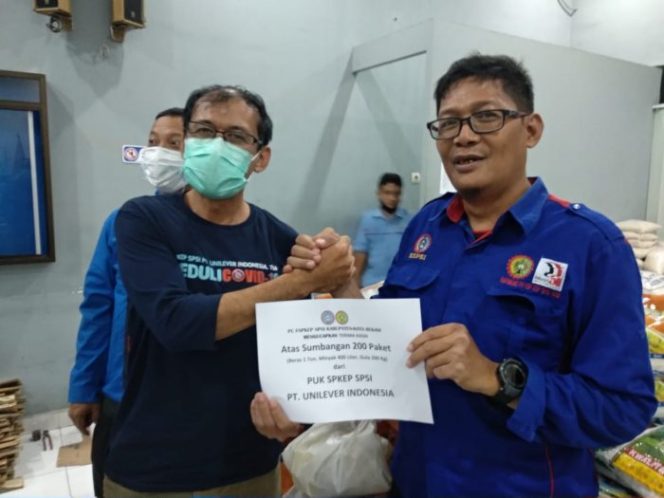 
 Peduli Pekerja Terdampak Covid-19, SPKEP SPSI Unilever Indonesia Donasikan 200 Paket SOBATKU