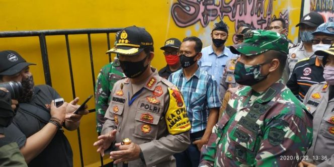 
 Kapolres Metro Bekasi Kota Tinjau RW 022 Siap Terapkan Kampung Tangguh