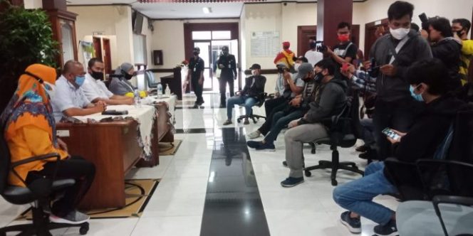 
 Sekretaris Dewan Kota Bekasi Bantah 19 Pegawai Sekretariat Positif Covid-19