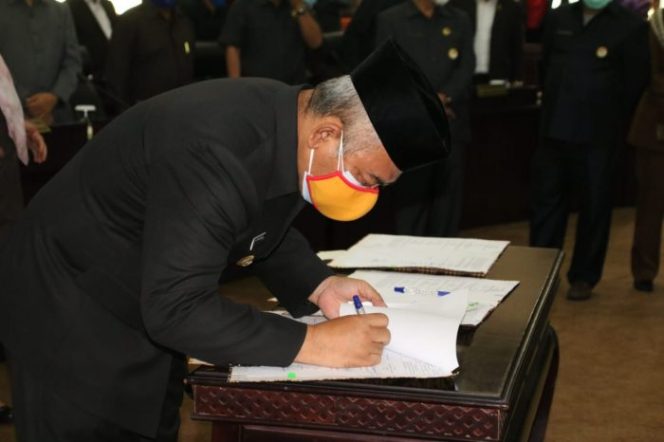 
 Pemkot Bekasi dan Banggar DPRD Teken Nota Kesepakatan Bersama Perubahan KUA PPAS Anggaran Tahun 2020