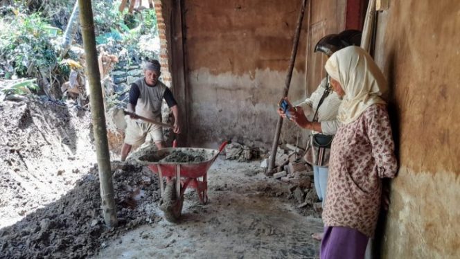 
 Warga Desa Karang Mulya Butuh Alat Berat untuk Angkut Material Longsor Gunung Paliken