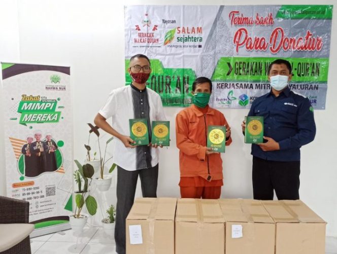 
 Warga Ciampea Bogor terima Wakaf Mushaf Al Qur’an