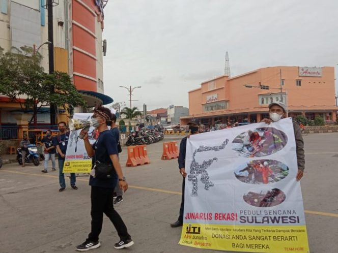 
 Jurnalis Bekasi Galang Dana untuk Korban Gempa Mamuju dan Majene