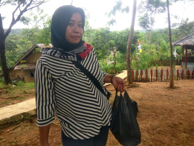 
 Teh Bedah, Keturunan Baduy yang Jualan Online dari Pedalaman