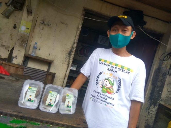 
 Abang Tekwan ini Gunakan “Marketing Langit” Biar Laris
