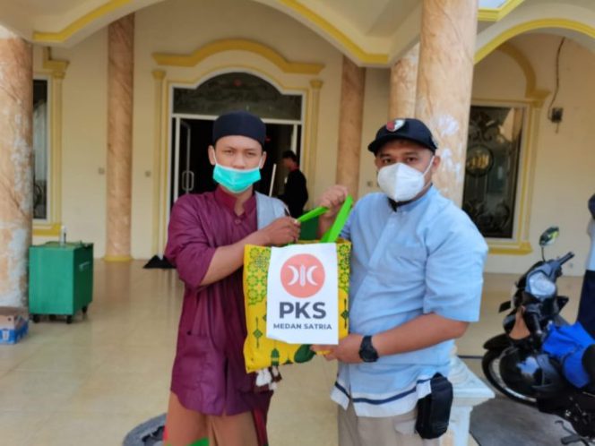 
 Sempat Usir Jamaah Bermasker, Kini Takmir Masjid Jami Al Amanah Terapkan Prokes Covid-19