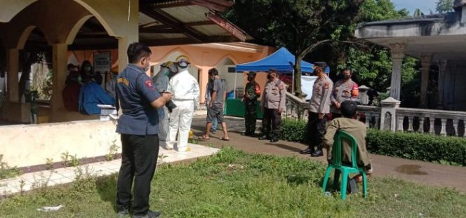 
 Ketua RT dan Keluarga Terpapar Covid-19, Warga Satu RT  Lakukan Swab Antigen